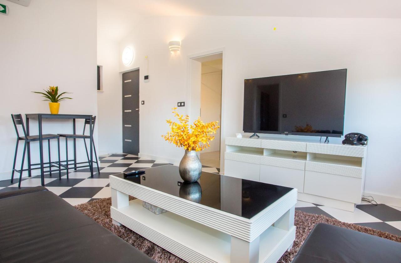 Black & White Apartment Rovinj Eksteriør bilde