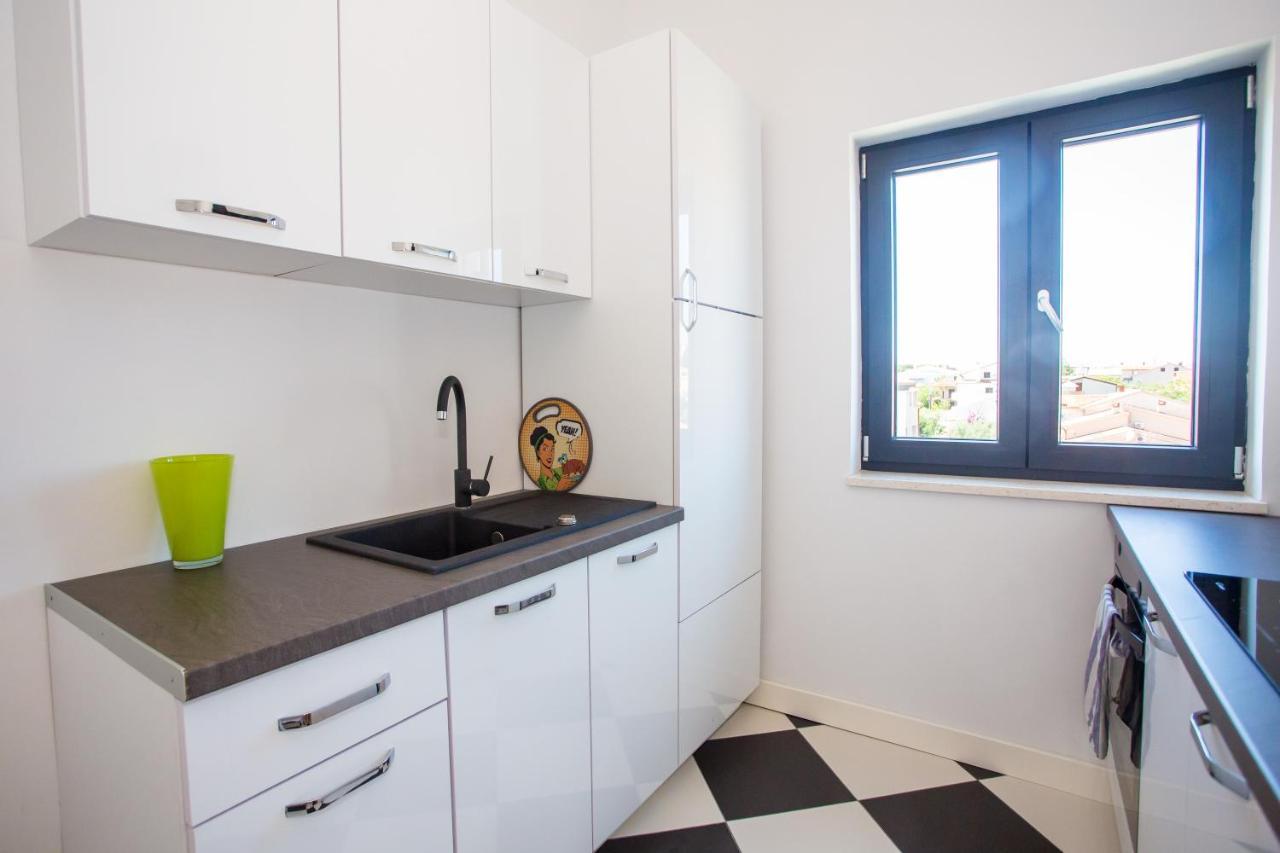 Black & White Apartment Rovinj Eksteriør bilde